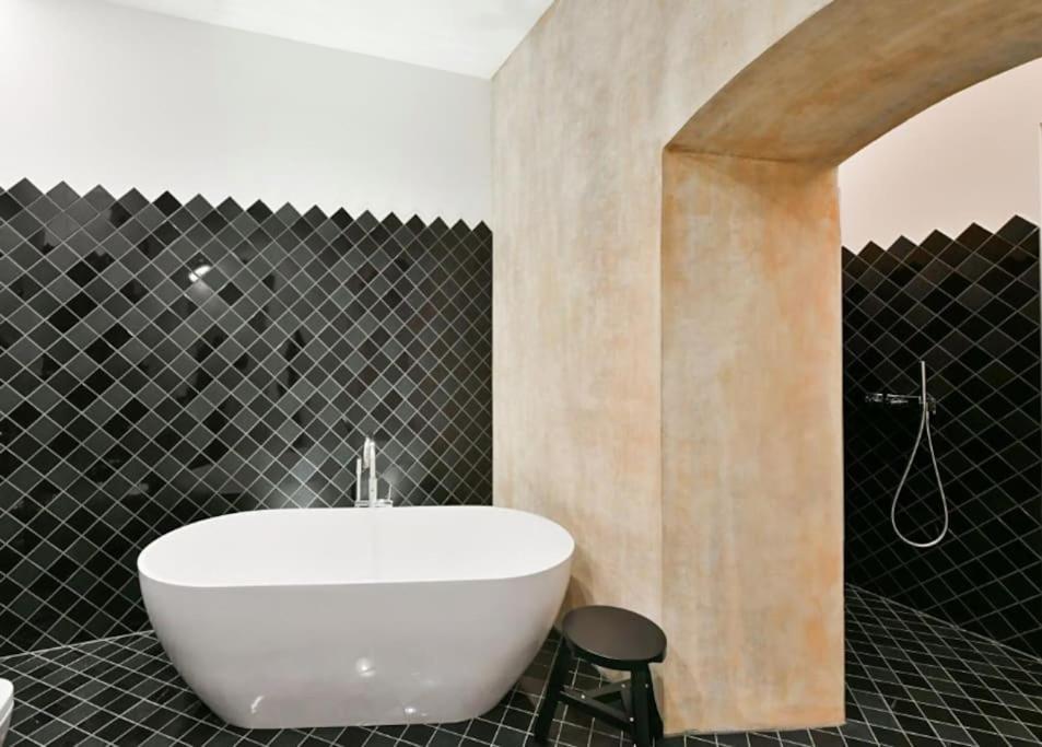 Luxury Old Town Apt, Parking Appartement *